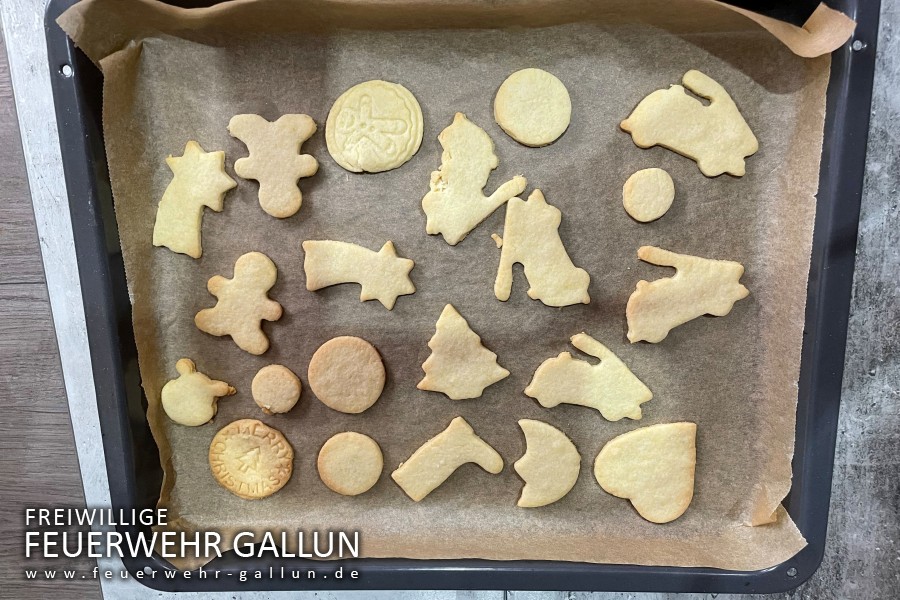 Plätzchen backen mit der Kinder- und Jugendfeuerwehr